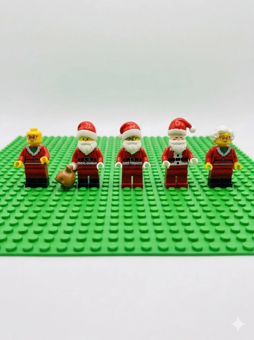 LEGO Holiday Minifigure Set - Red, White